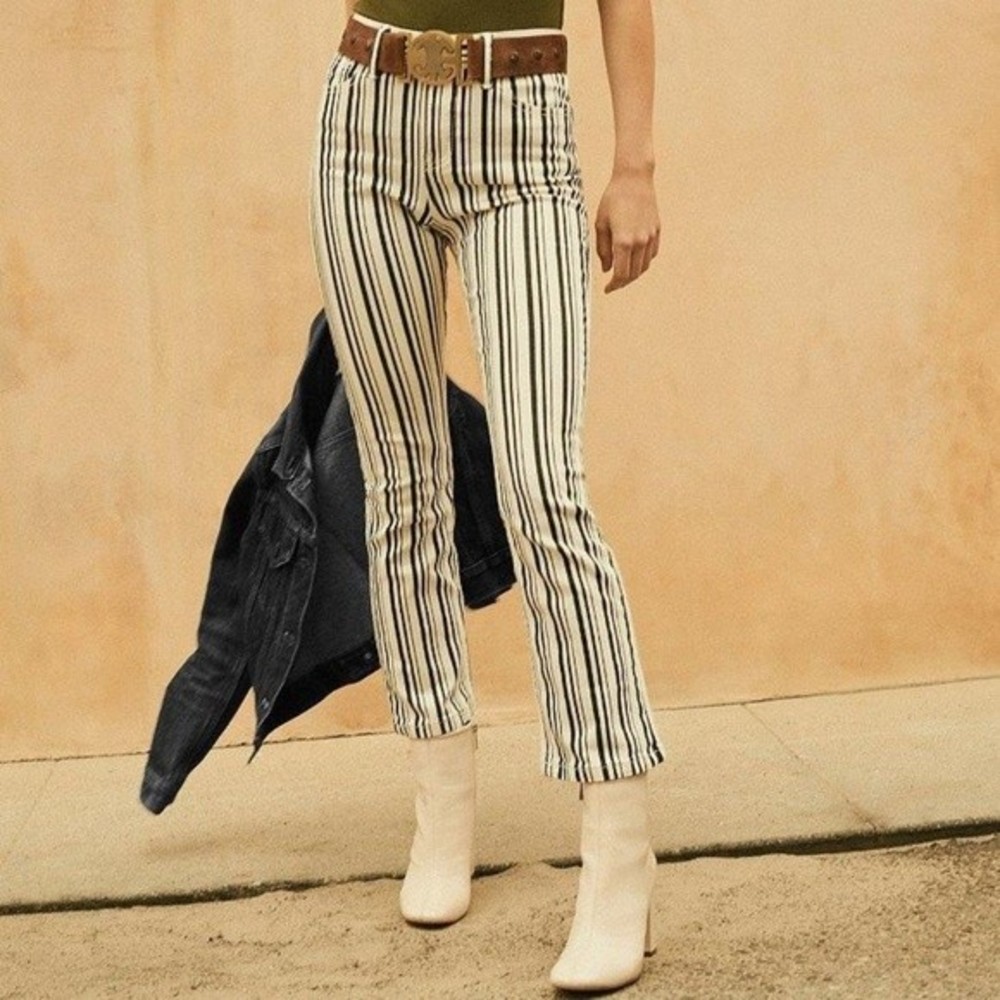 BDG Kick Flare High Rise Cropped Jeans Sz 26